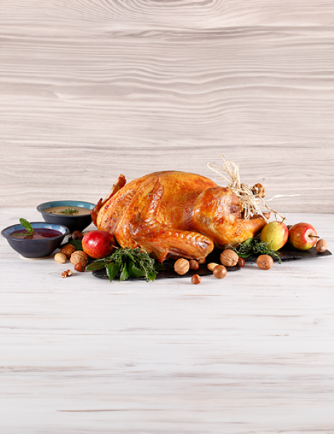 Pavo entero al horno con dos salsas 