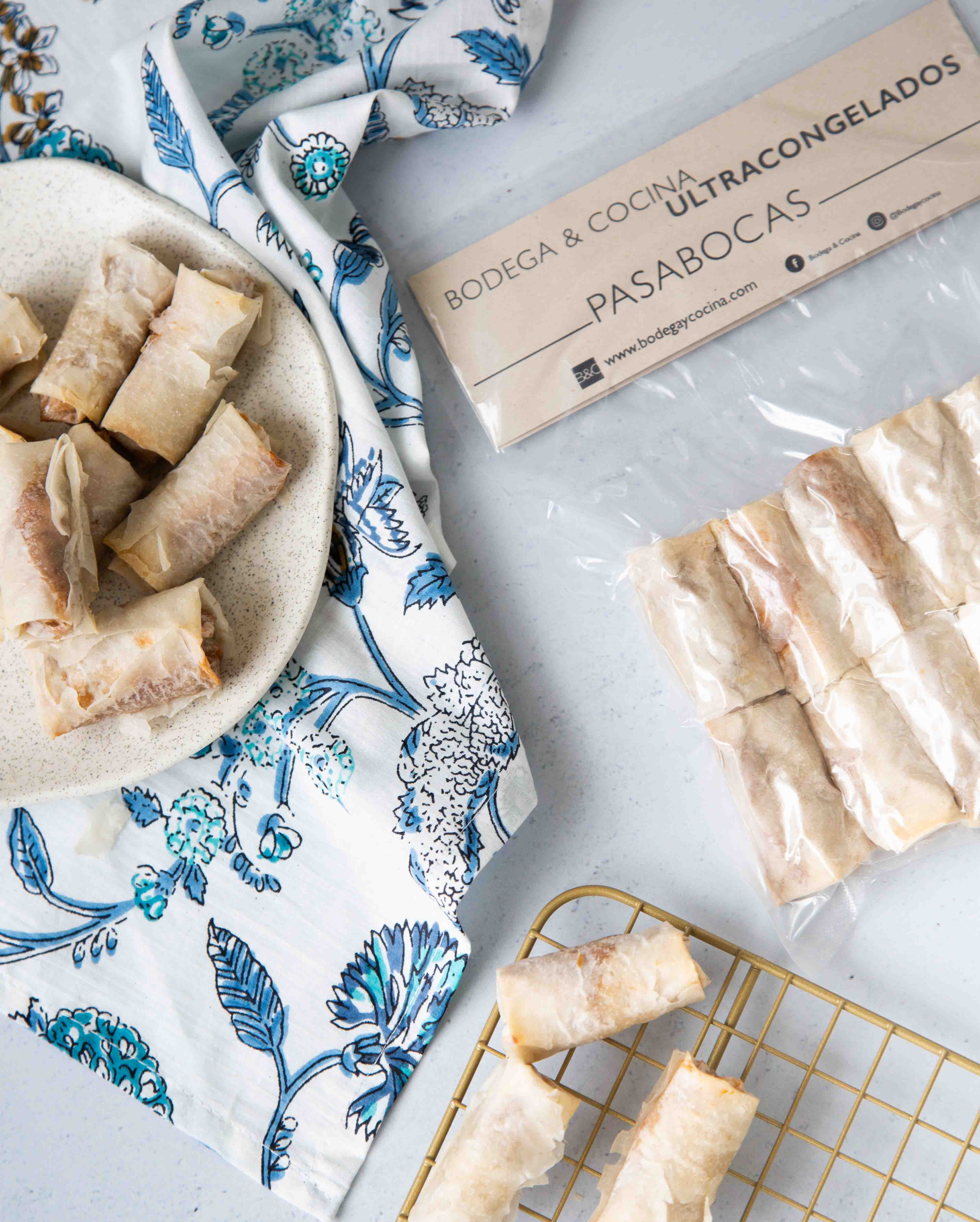 Rollos primavera con costilla BBQ