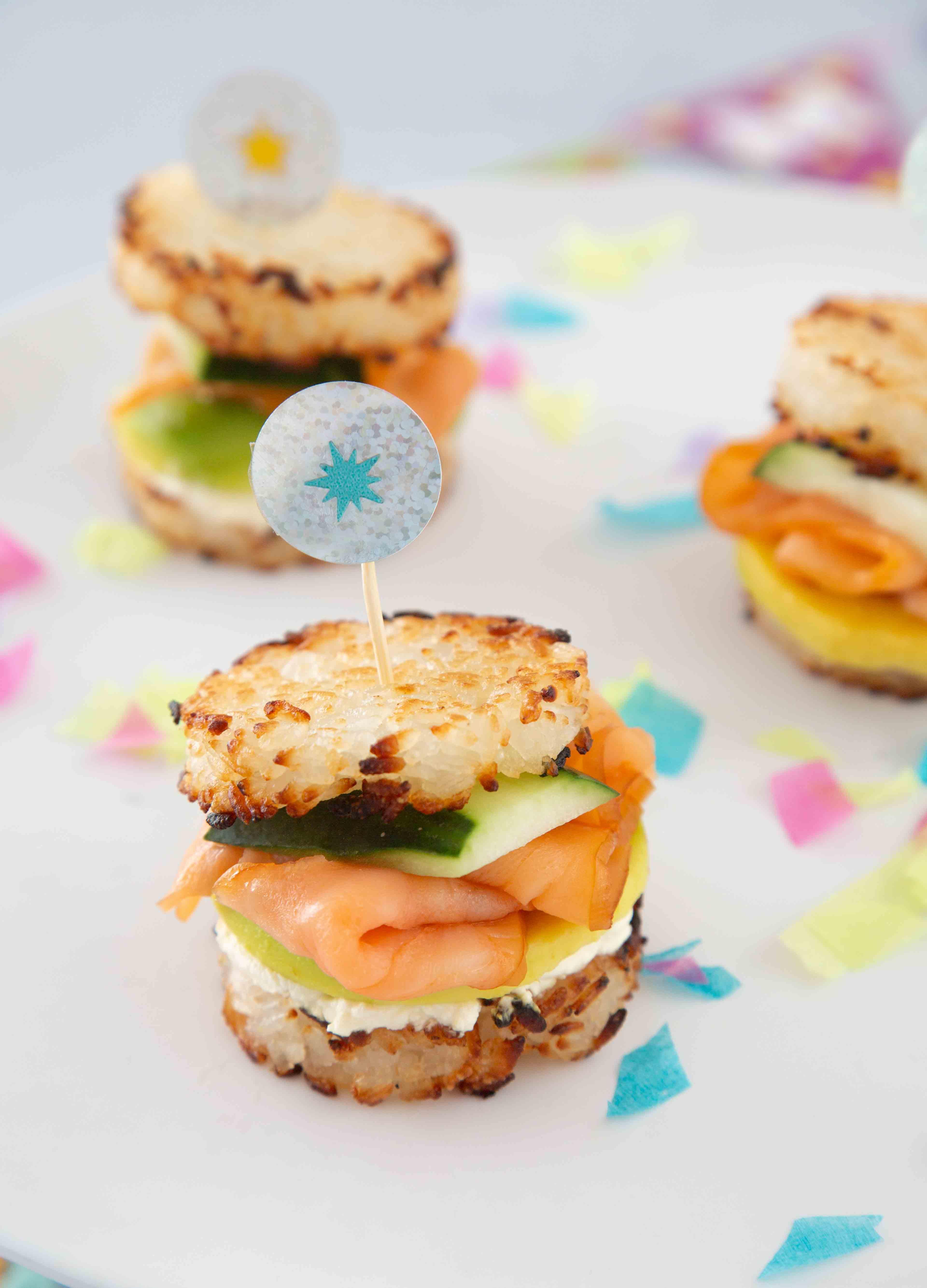 Mini hamburguesas de sushi de salmón