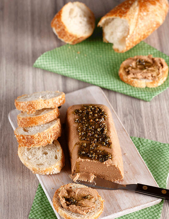 Paté a las pimientas con baguette